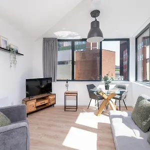 https://123-queen-street-home-crowd-luxury-apartments.yorkshirehotels.net